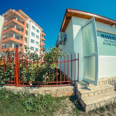 Riviera Apartament Rawda